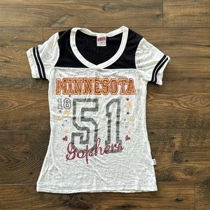 Women’s Minnesota gophers, V-neck T-shirt